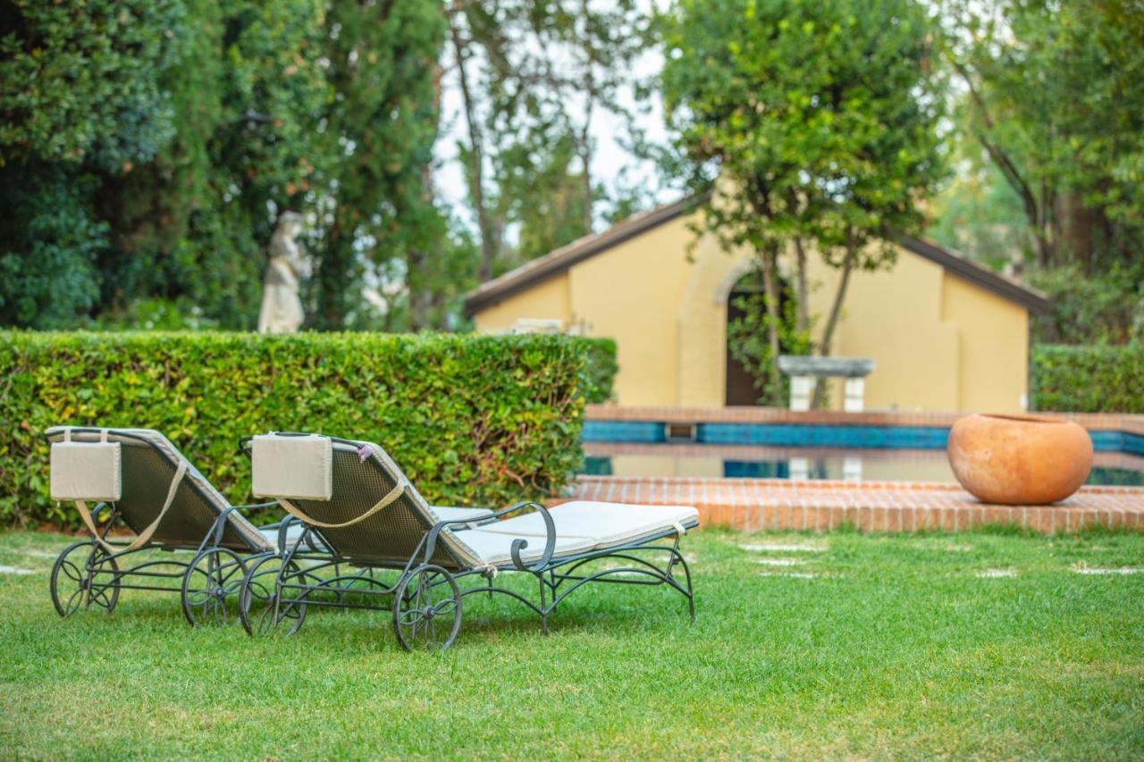 La Loggia Historic Resort Gradara Exterior photo