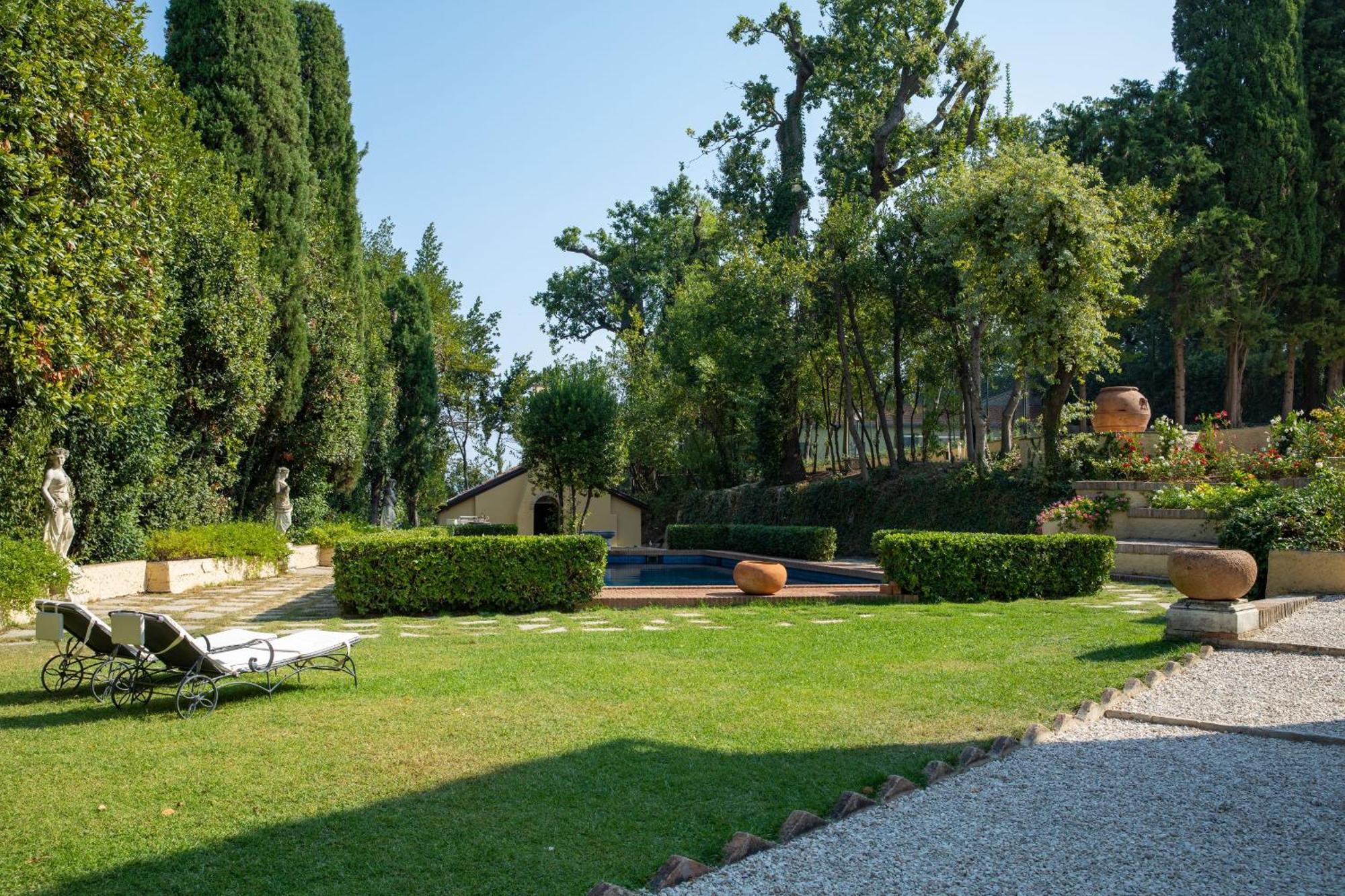 La Loggia Historic Resort Gradara Exterior photo